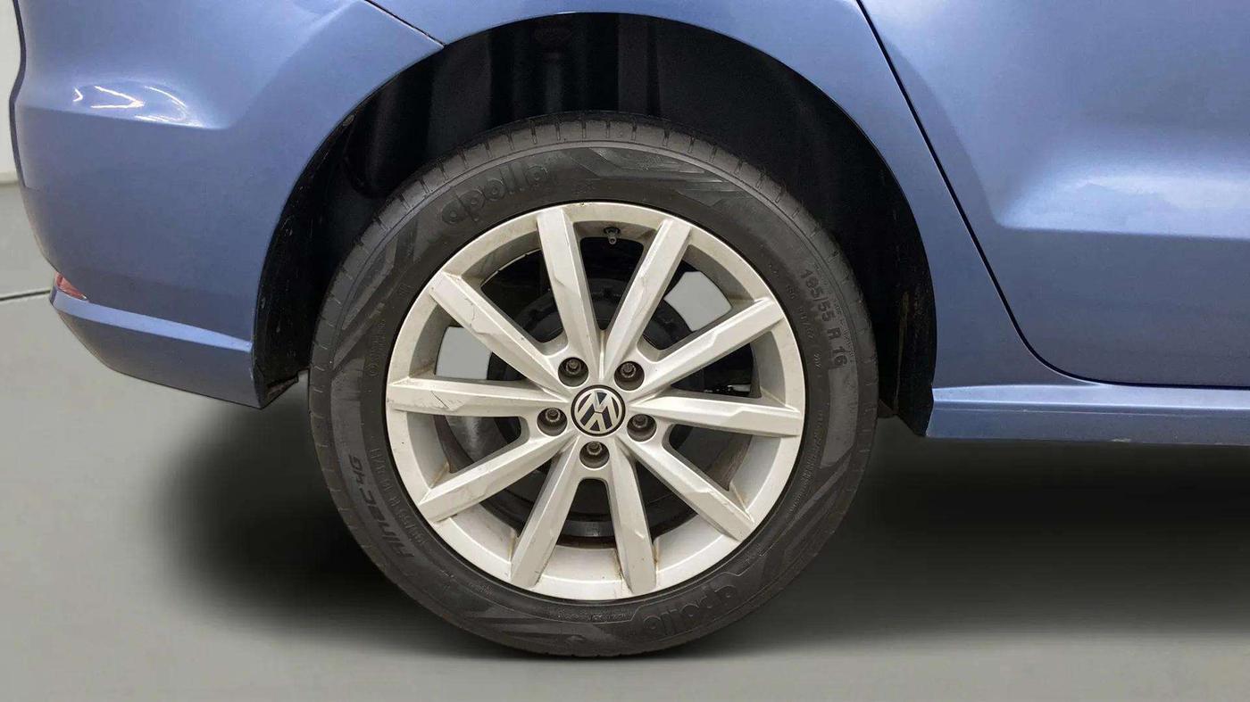 2017 Volkswagen Ameo HIGHLINE1.2L PLUS 16 ALLOY, Petrol, Manual, 28,060 km, Right Rear Wheel