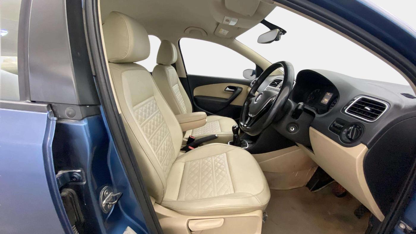 2017 Volkswagen Ameo HIGHLINE1.2L PLUS 16 ALLOY, Petrol, Manual, 28,060 km, Right Side Front Door Cabin
