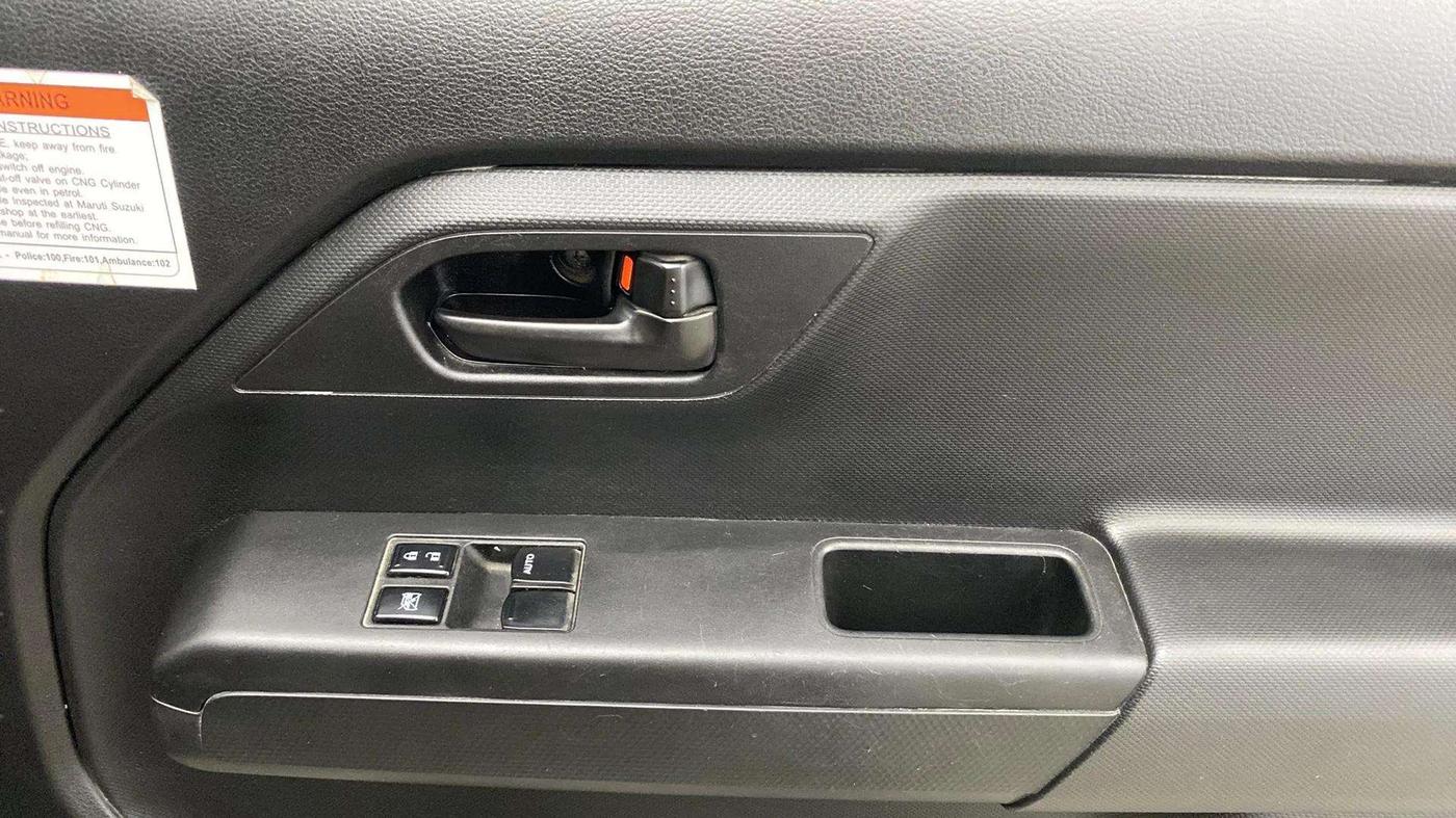 2019 Maruti New Wagon-R LXI CNG 1.0, CNG, Manual, 35,658 km, Driver Side Door Panels Control