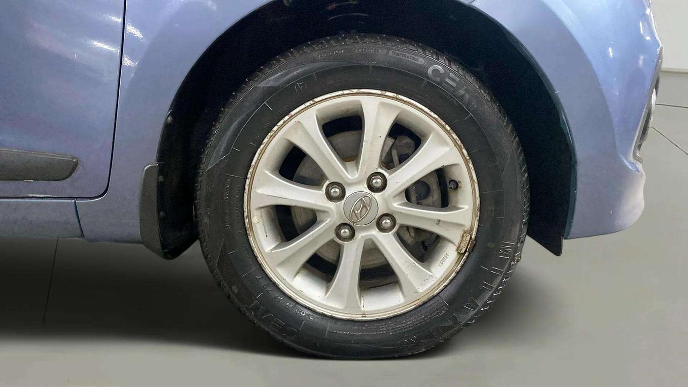 2015 Hyundai Grand i10 ASTA 1.2 KAPPA VTVT, CNG, Manual, 53,062 km, Right Front Wheel