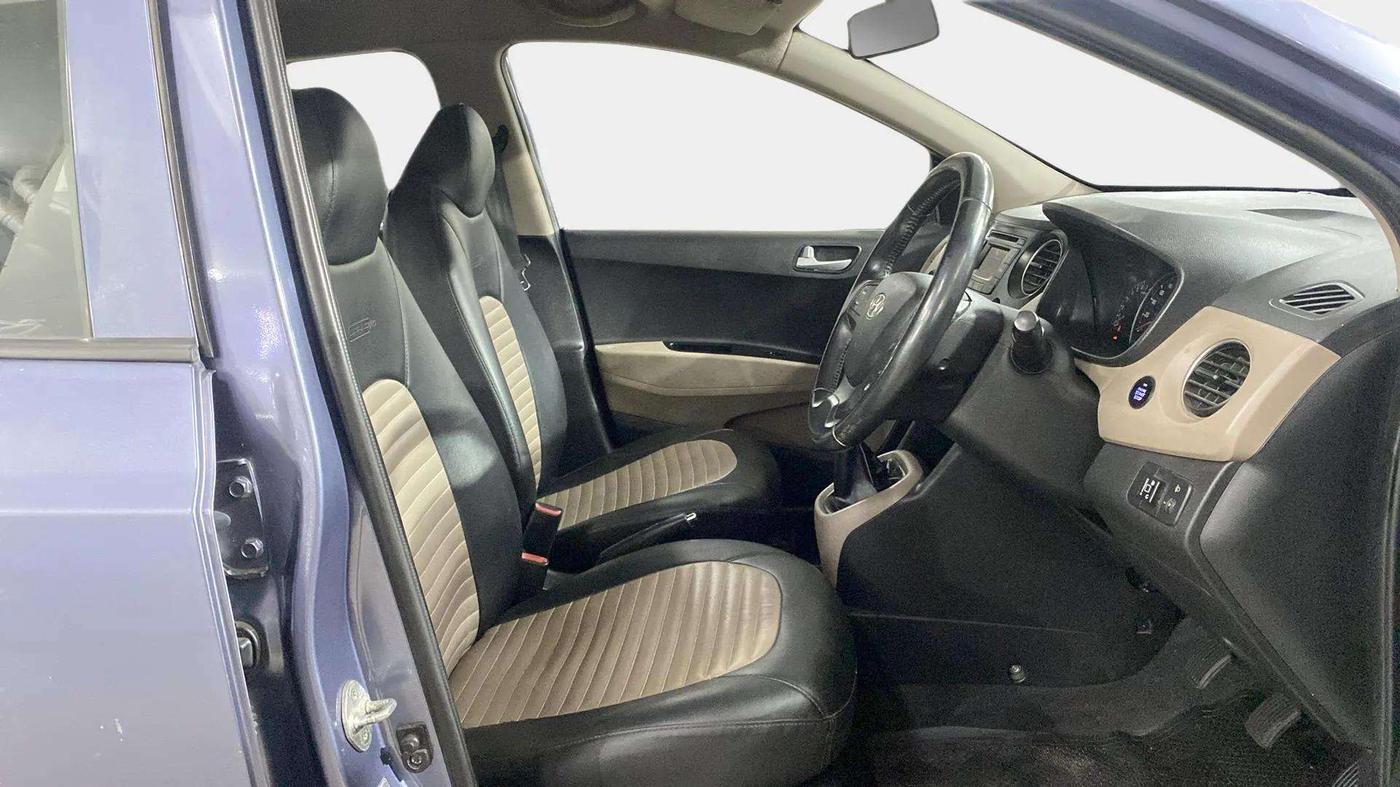 2015 Hyundai Grand i10 ASTA 1.2 KAPPA VTVT, CNG, Manual, 53,062 km, Right Side Front Door Cabin