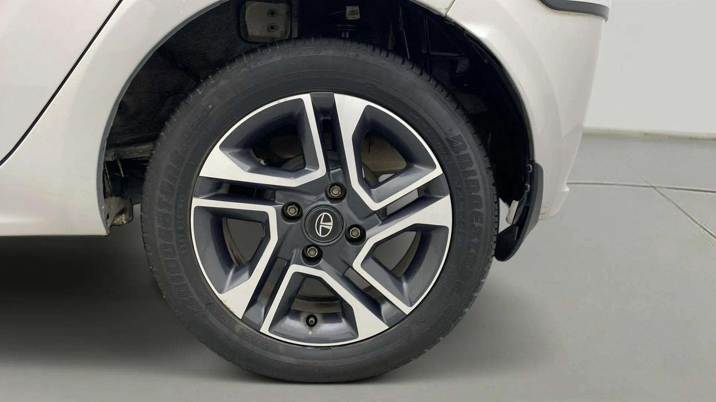2021 Tata Tiago XZA PLUS PETROL, Petrol, Automatic, 30,415 km, Left Rear Wheel