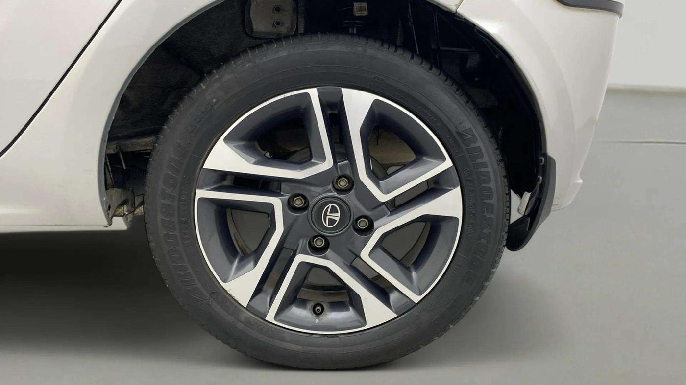 2021 Tata Tiago XZA PLUS PETROL, Petrol, Automatic, 30,415 km, Right Rear Wheel
