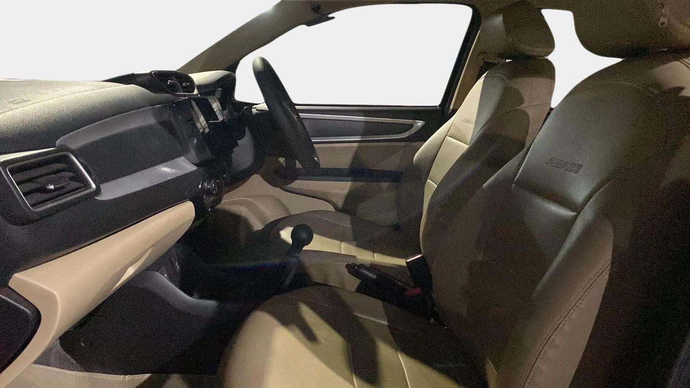 2022 Honda Amaze 1.2L I-VTEC S, CNG, Manual, 17,106 km, Right Side Front Door Cabin