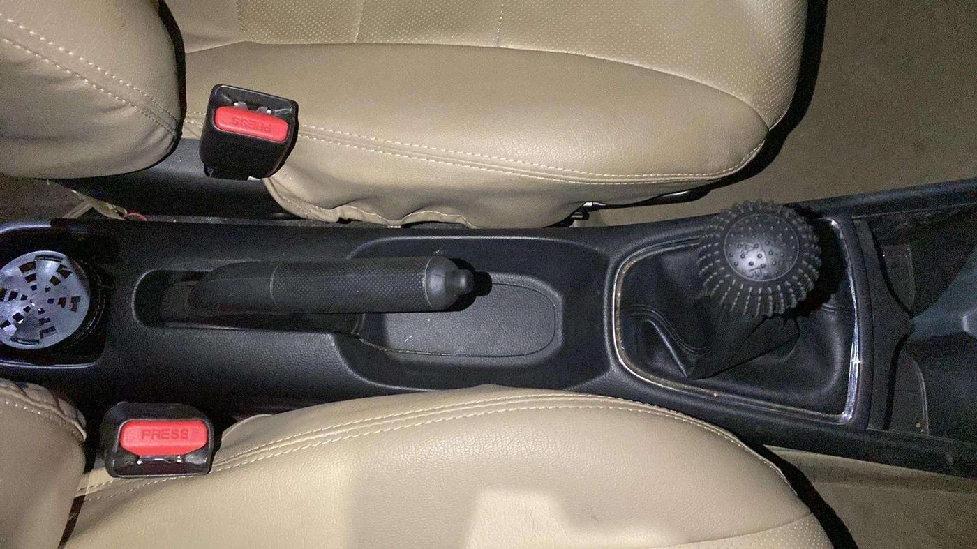 2022 Honda Amaze 1.2L I-VTEC S, CNG, Manual, 17,106 km, Gear Lever