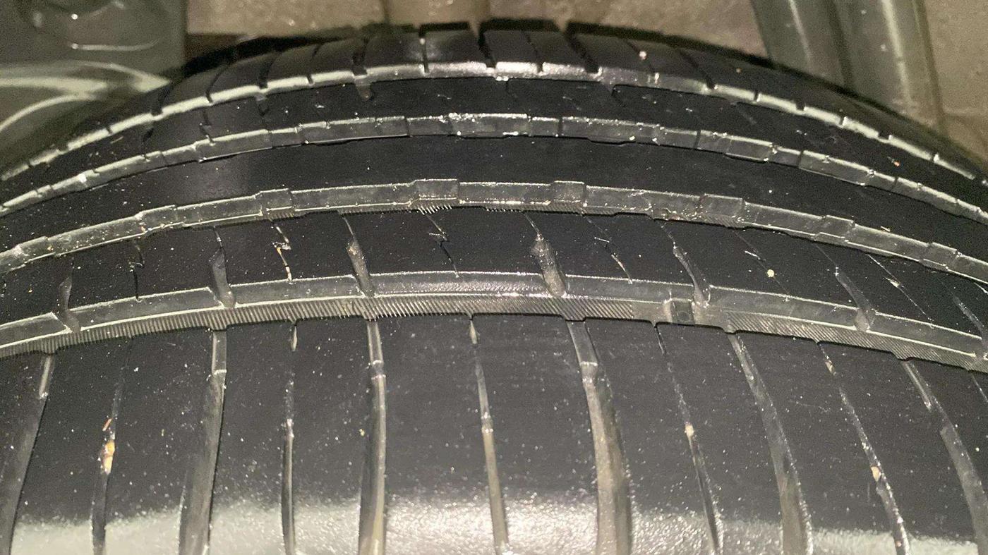 2015 Nissan Terrano XL D PLUS, Diesel, Manual, 65,938 km, Right Rear Tyre Tread
