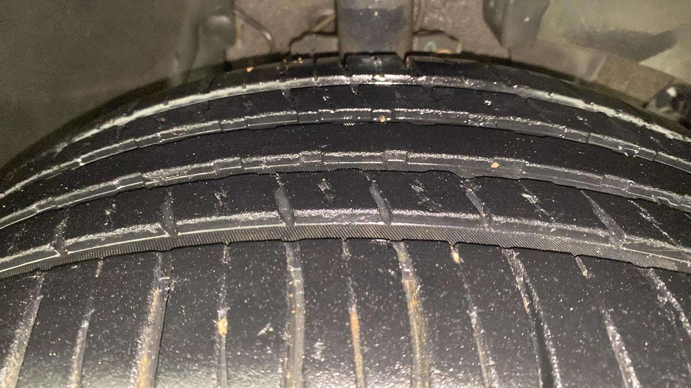 2015 Nissan Terrano XL D PLUS, Diesel, Manual, 65,938 km, Right Front Tyre Tread
