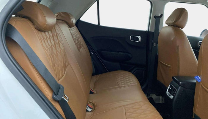 2021 Hyundai VENUE SX 1.0 TURBO, Petrol, Manual, 44,206 km, Right Side Rear Door Cabin