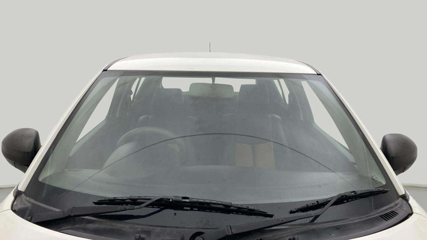 2013 Maruti Swift LXI, Petrol, Manual, 91,073 km, Front Windshield