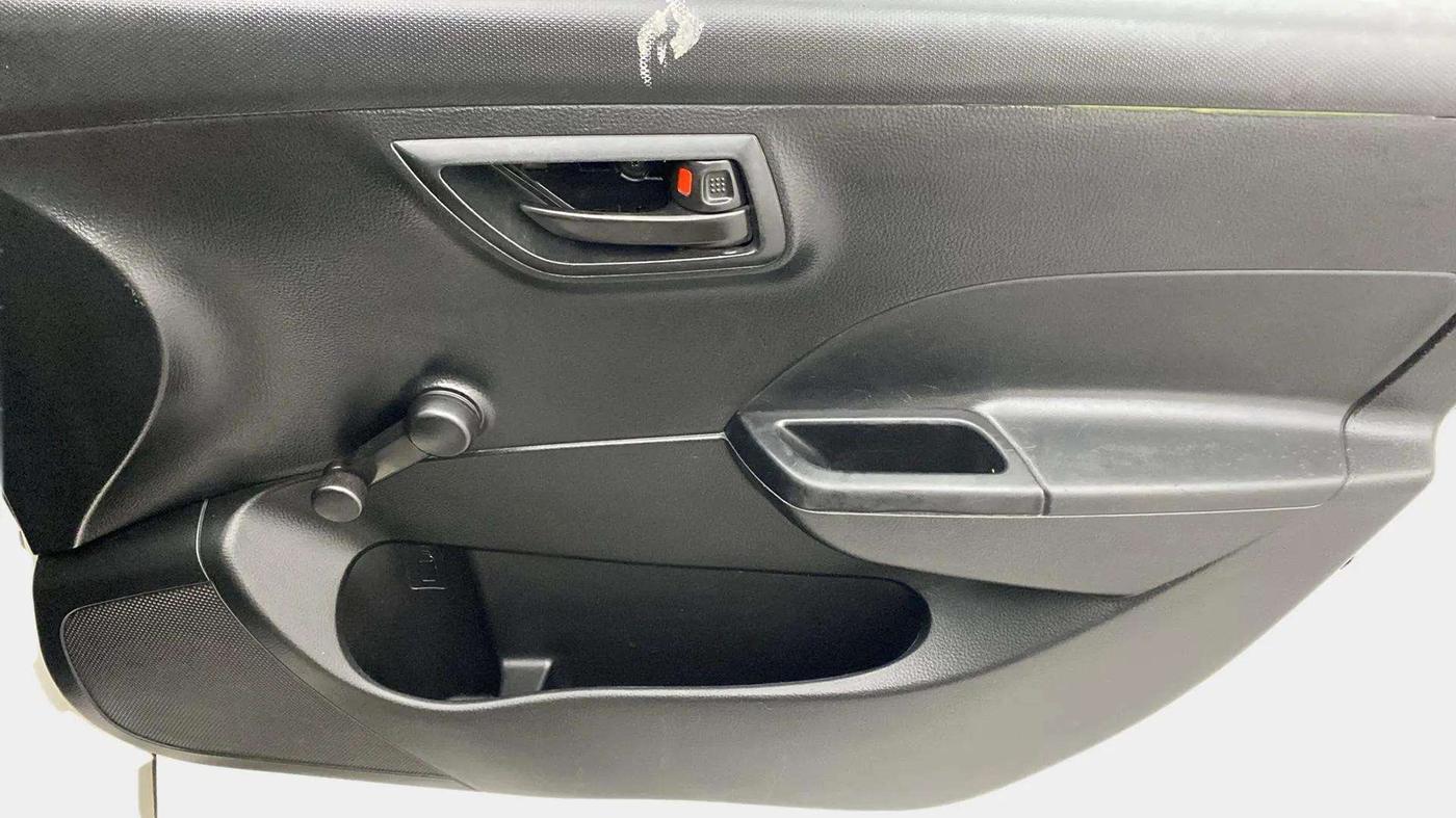 2013 Maruti Swift LXI, Petrol, Manual, 91,073 km, Driver Side Door Panels Control