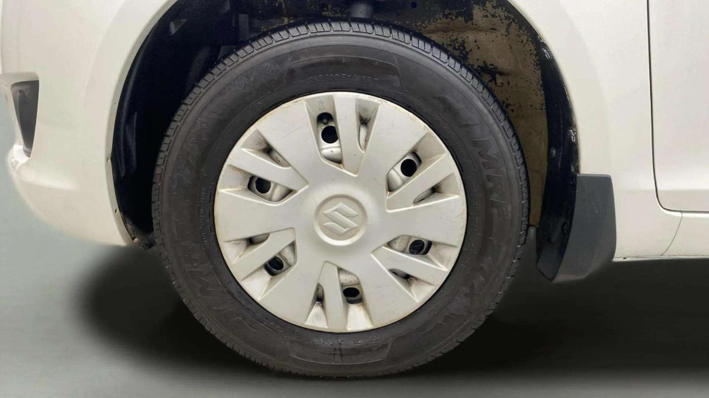 2013 Maruti Swift LXI, Petrol, Manual, 91,073 km, Left Front Wheel