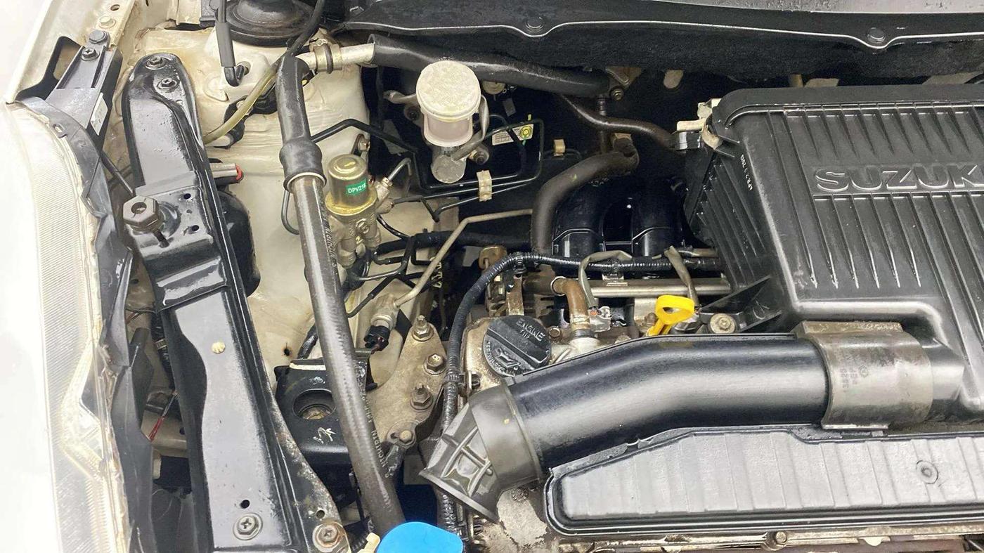 2013 Maruti Swift LXI, Petrol, Manual, 91,073 km, Engine View - Right