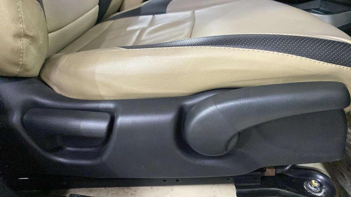 2015 Honda City 1.5L I-VTEC SV, Petrol, Manual, 37,803 km, Driver Side Adjustment Panel