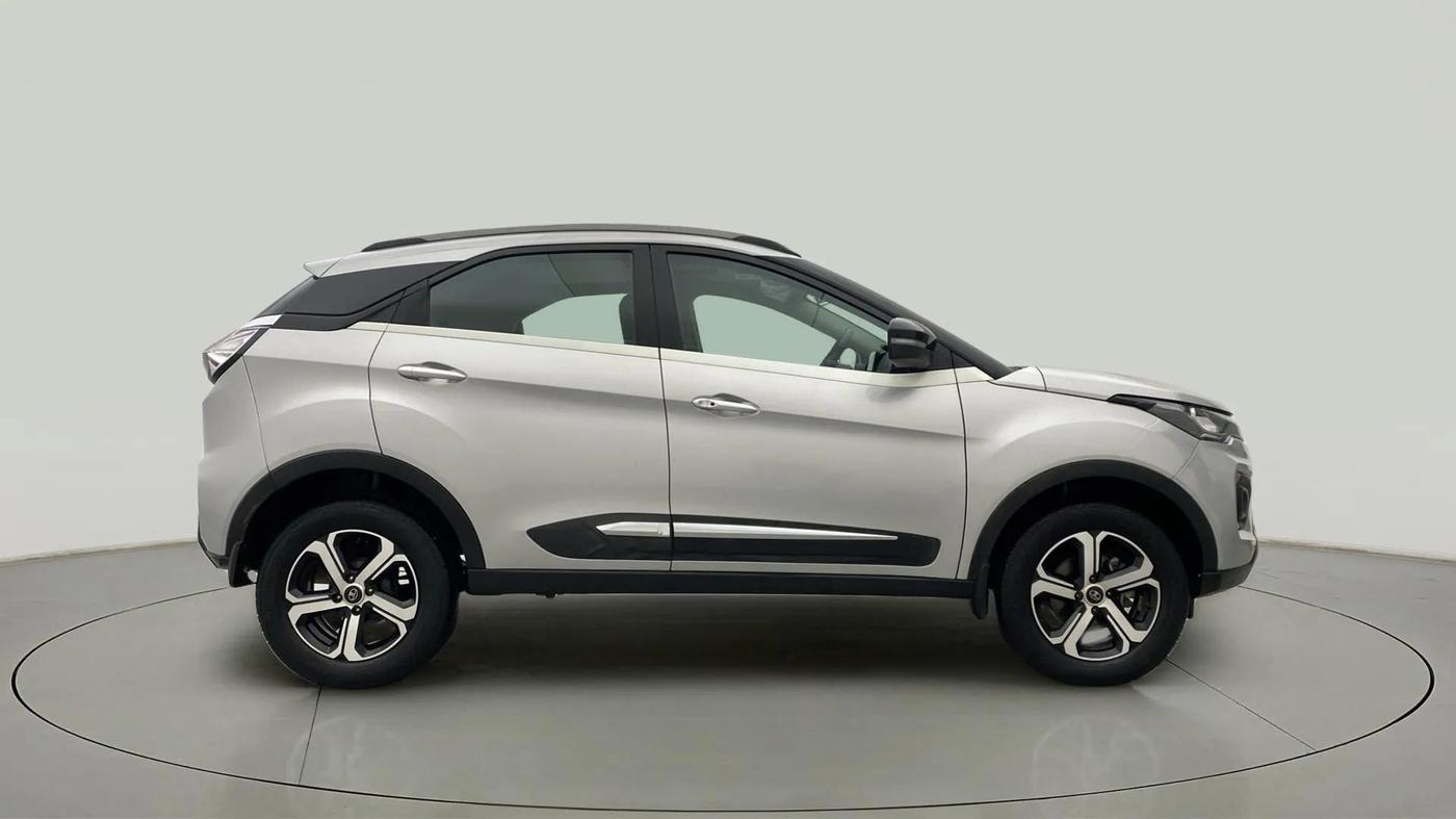 2021 Tata NEXON XZA PLUS (O) PETROL, Petrol, Automatic, 26,865 km, Right Side View