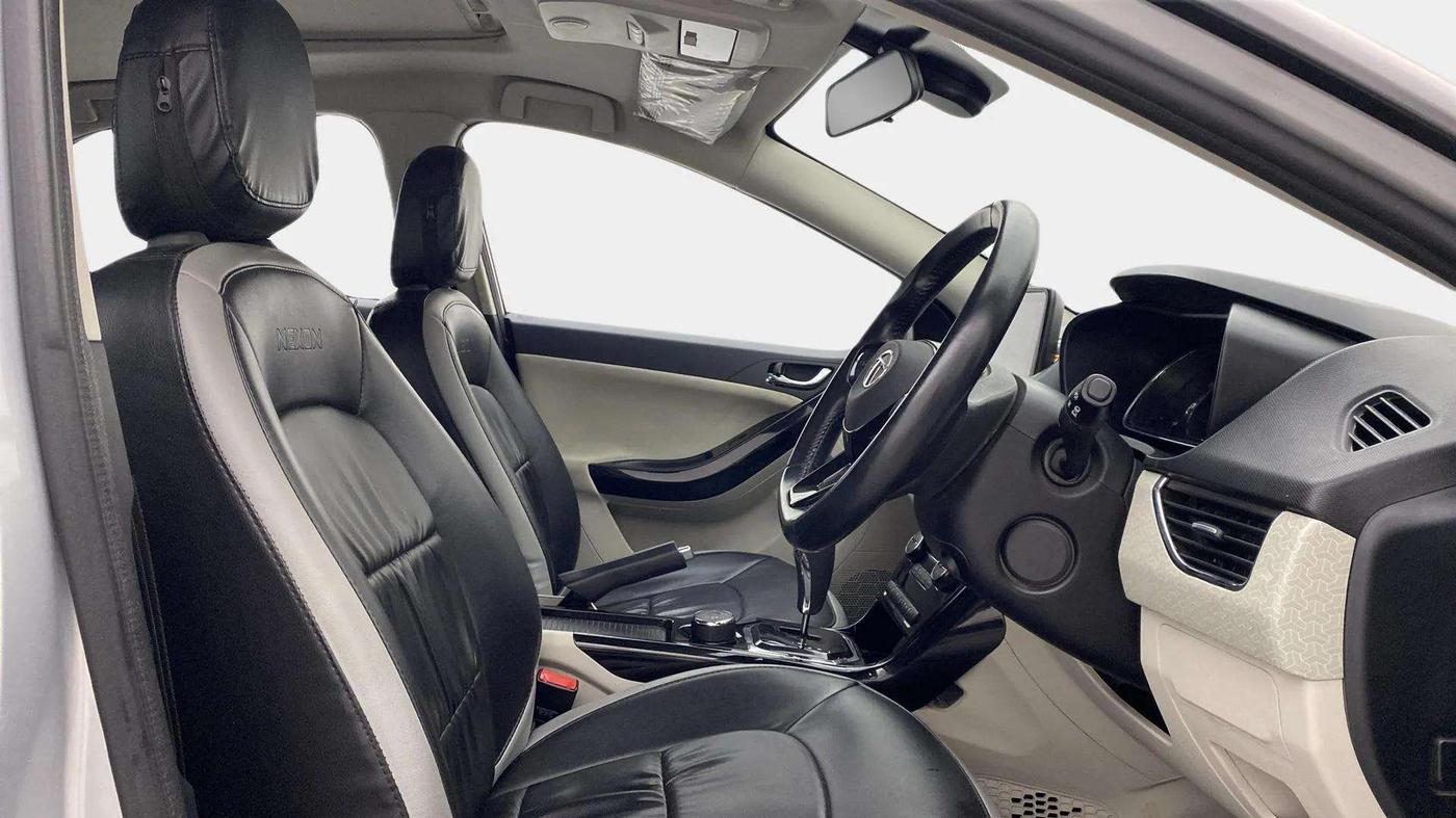 2021 Tata NEXON XZA PLUS (O) PETROL, Petrol, Automatic, 26,865 km, Right Side Front Door Cabin