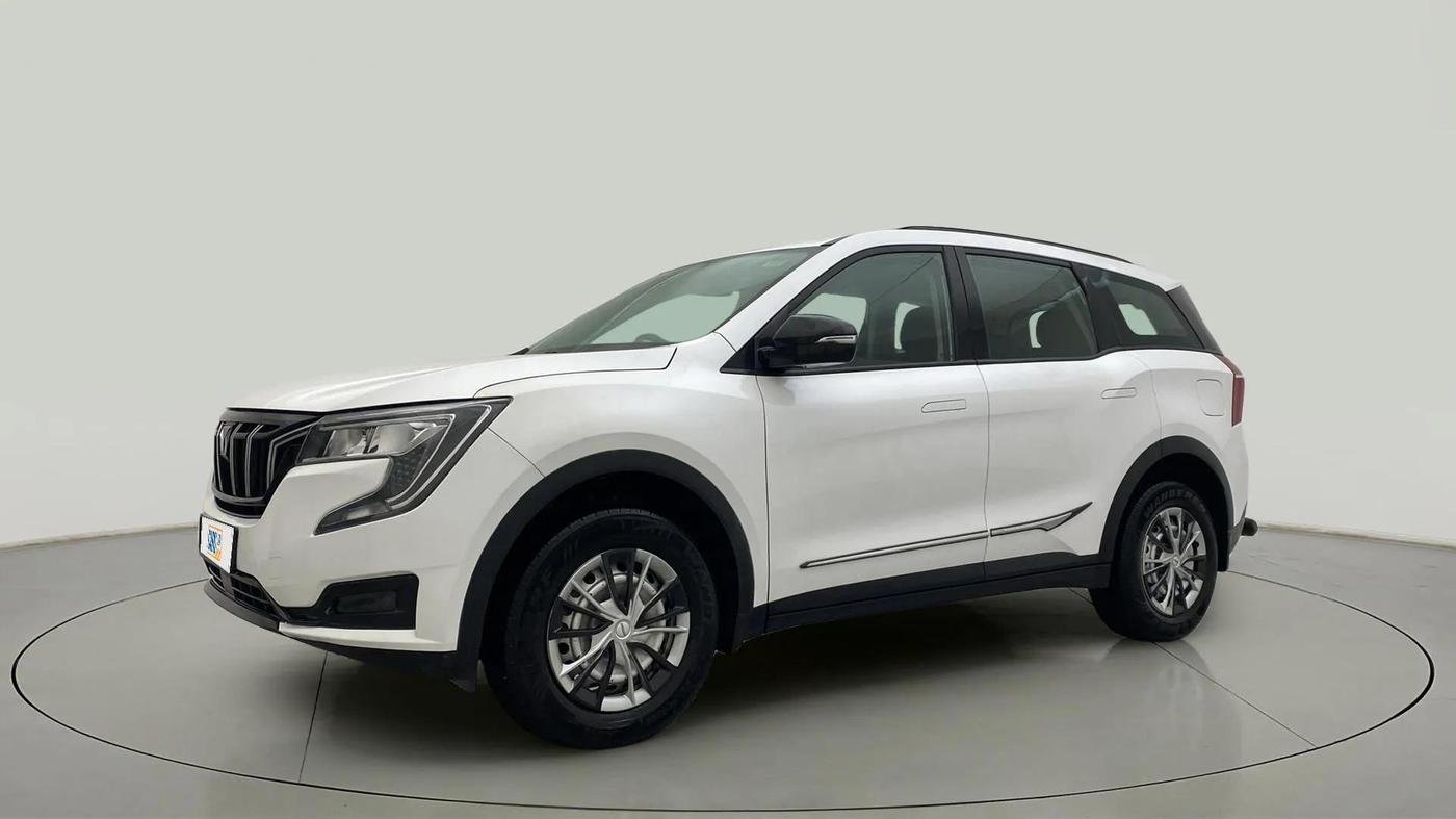 2023 Mahindra XUV700 MX D MT 5 STR, Diesel, Manual, 32,717 km, Left Front Diagonal