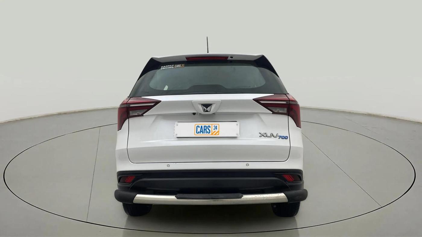 2023 Mahindra XUV700 MX D MT 5 STR, Diesel, Manual, 32,717 km, Back/Rear