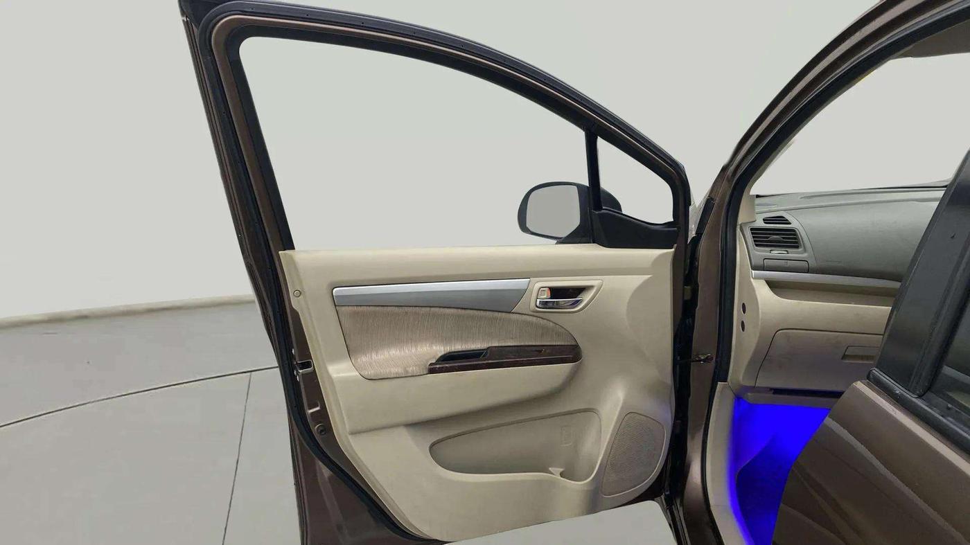 2014 Maruti Ertiga ZDI, Diesel, Manual, 74,883 km, LHS Front Door