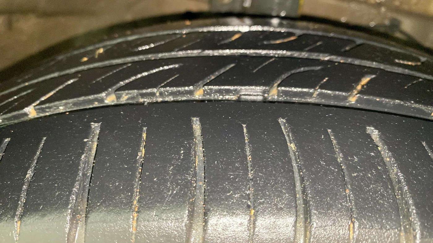 2014 Maruti Ertiga ZDI, Diesel, Manual, 74,883 km, Right Front Tyre Tread