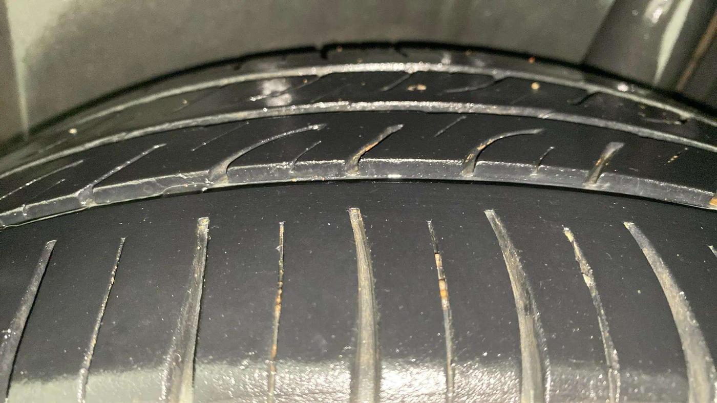 2014 Maruti Ertiga ZDI, Diesel, Manual, 74,883 km, Left Rear Tyre Tread