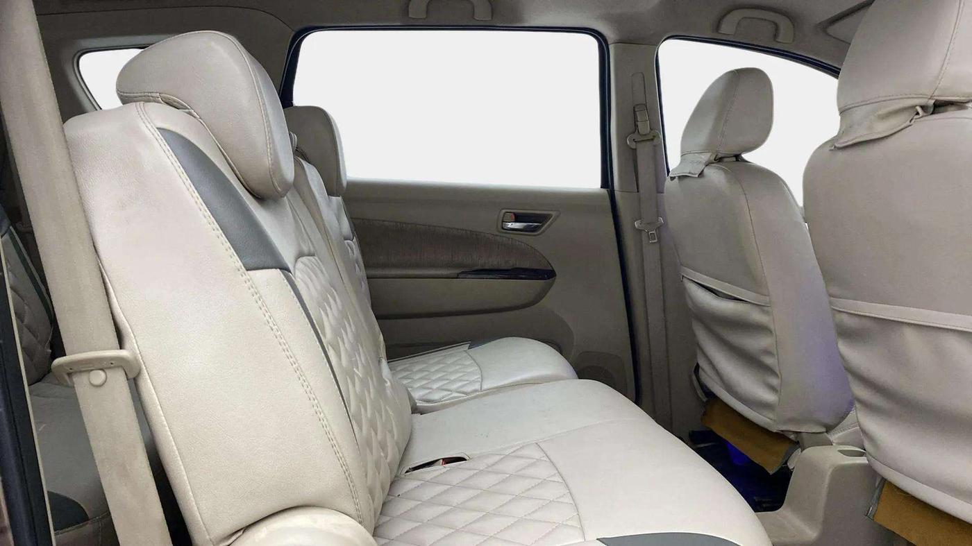 2014 Maruti Ertiga ZDI, Diesel, Manual, 74,883 km, Right Side Rear Door Cabin