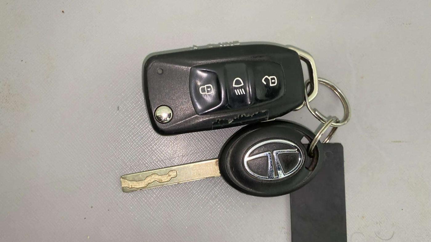 2021 Tata Tiago XZA PLUS PETROL, Petrol, Automatic, 80,295 km, Key Close Up