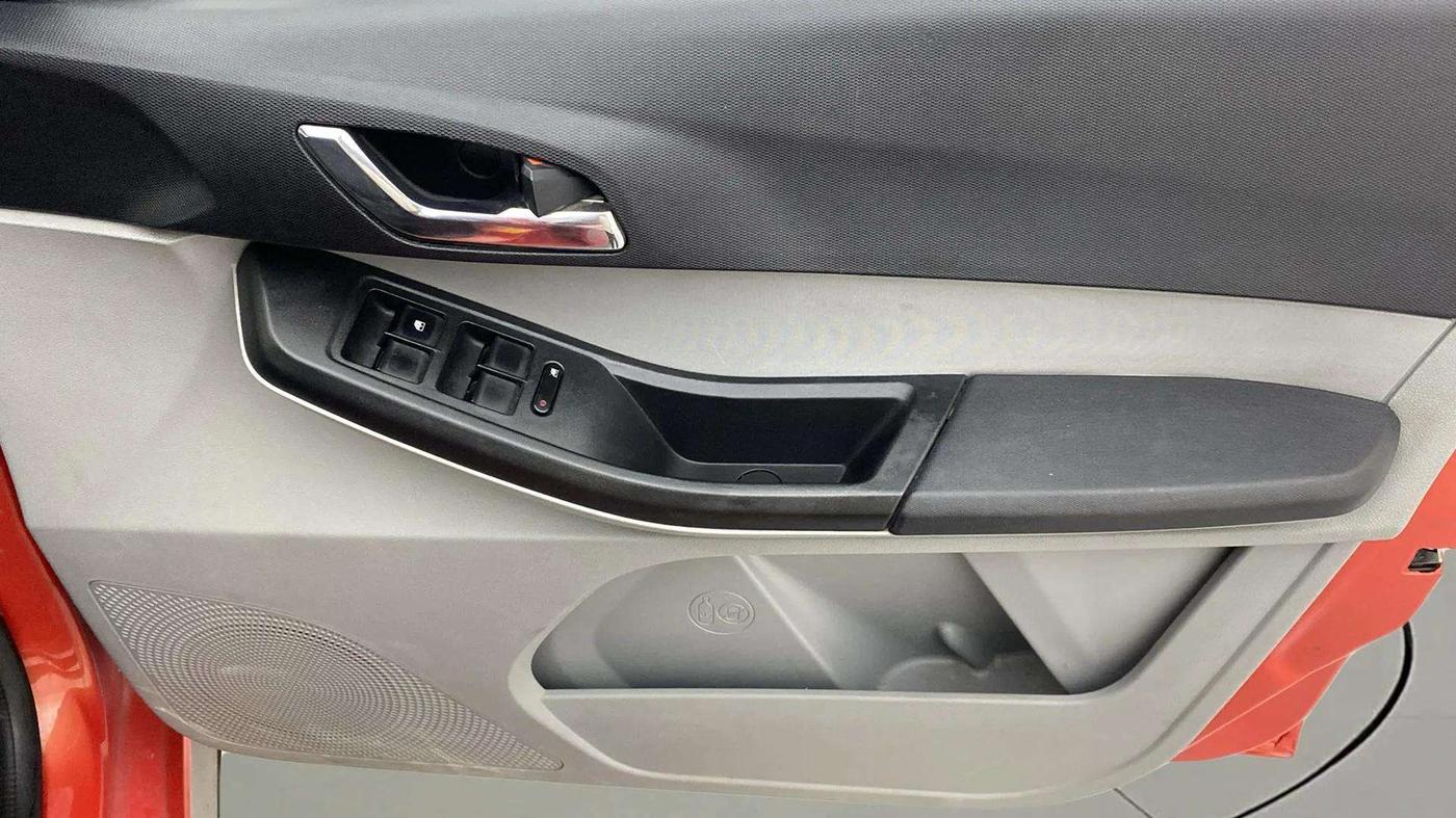 2021 Tata Tiago XZA PLUS PETROL, Petrol, Automatic, 80,295 km, Driver Side Door Panels Control