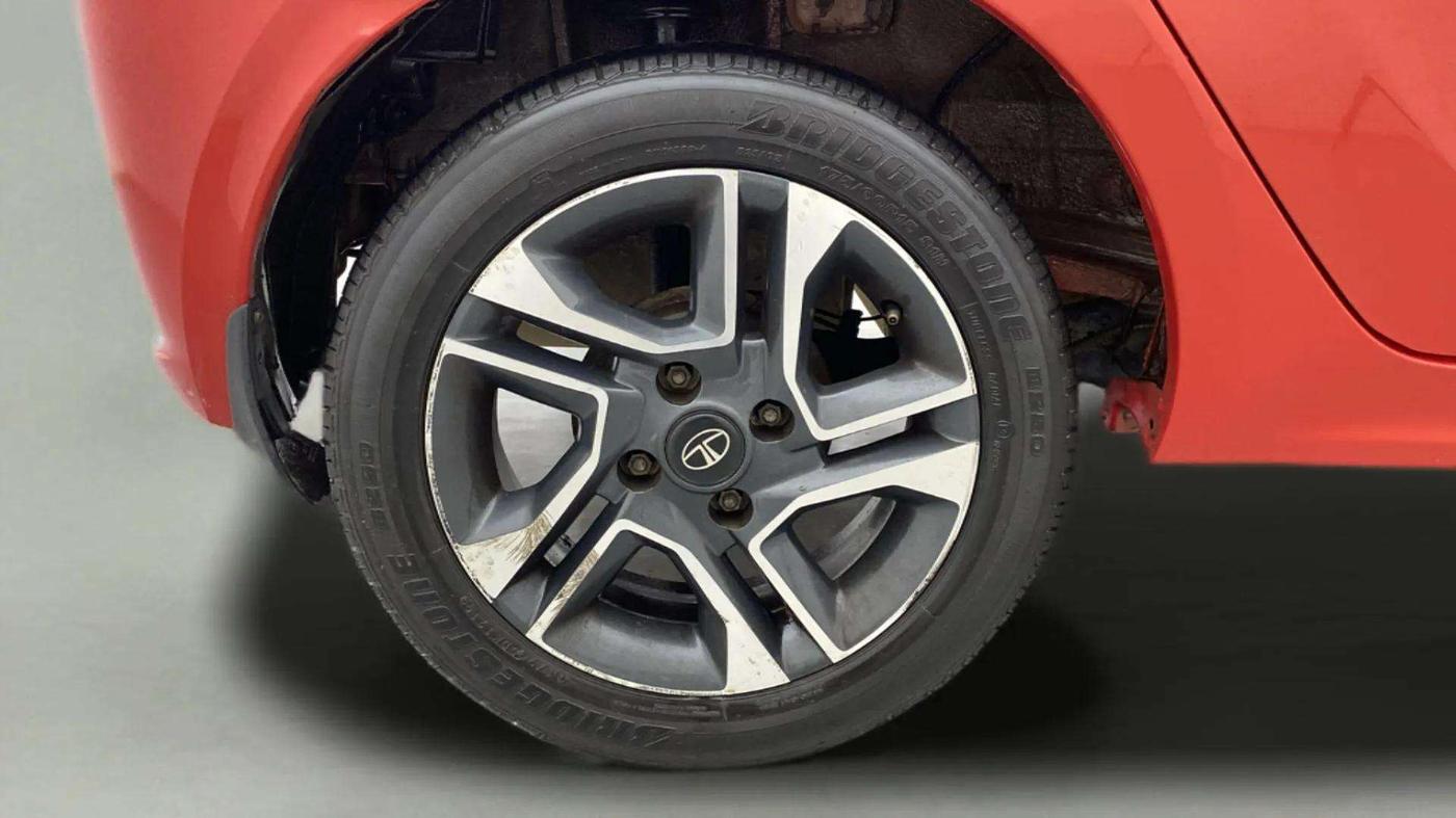 2021 Tata Tiago XZA PLUS PETROL, Petrol, Automatic, 80,295 km, Right Rear Wheel