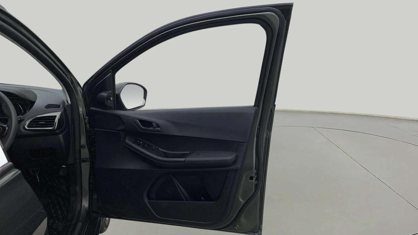 2021 Tata TIAGO NRG XZ MT, Petrol, Manual, 20,042 km, RHS Front Door