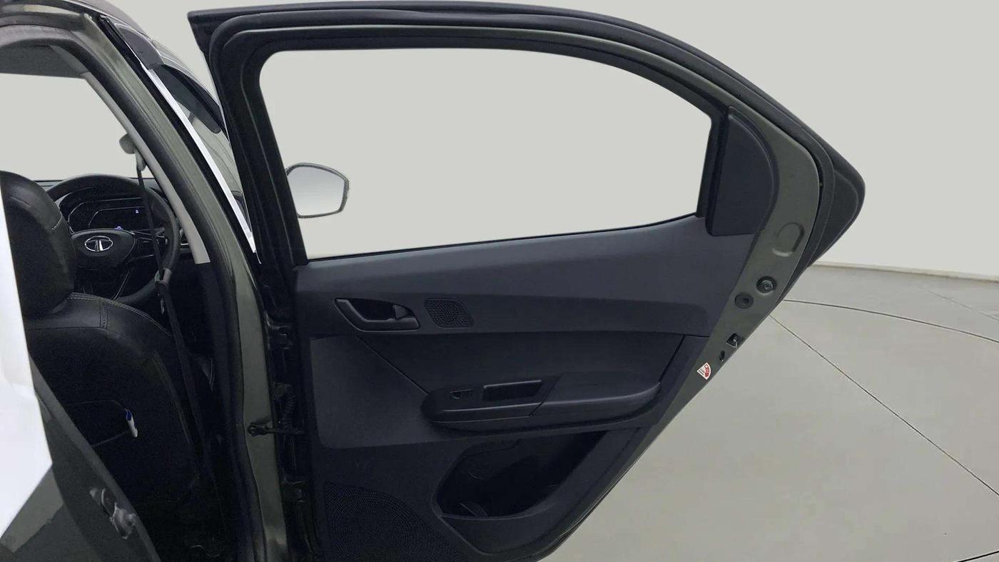 2021 Tata TIAGO NRG XZ MT, Petrol, Manual, 20,042 km, RHS Rear Door