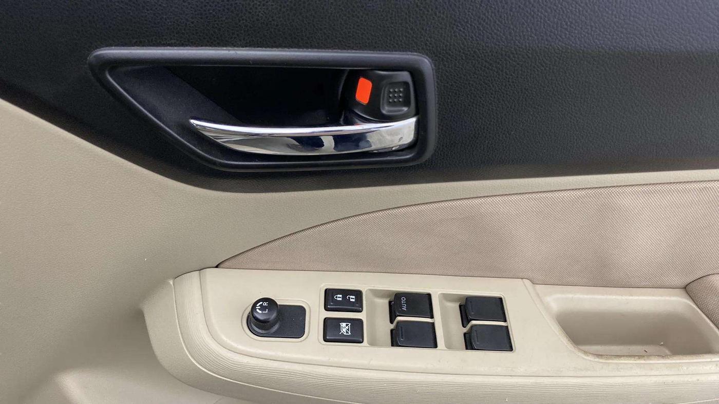 2017 Maruti Dzire VXI, Petrol, Manual, 49,587 km, Driver Side Door Panels Control