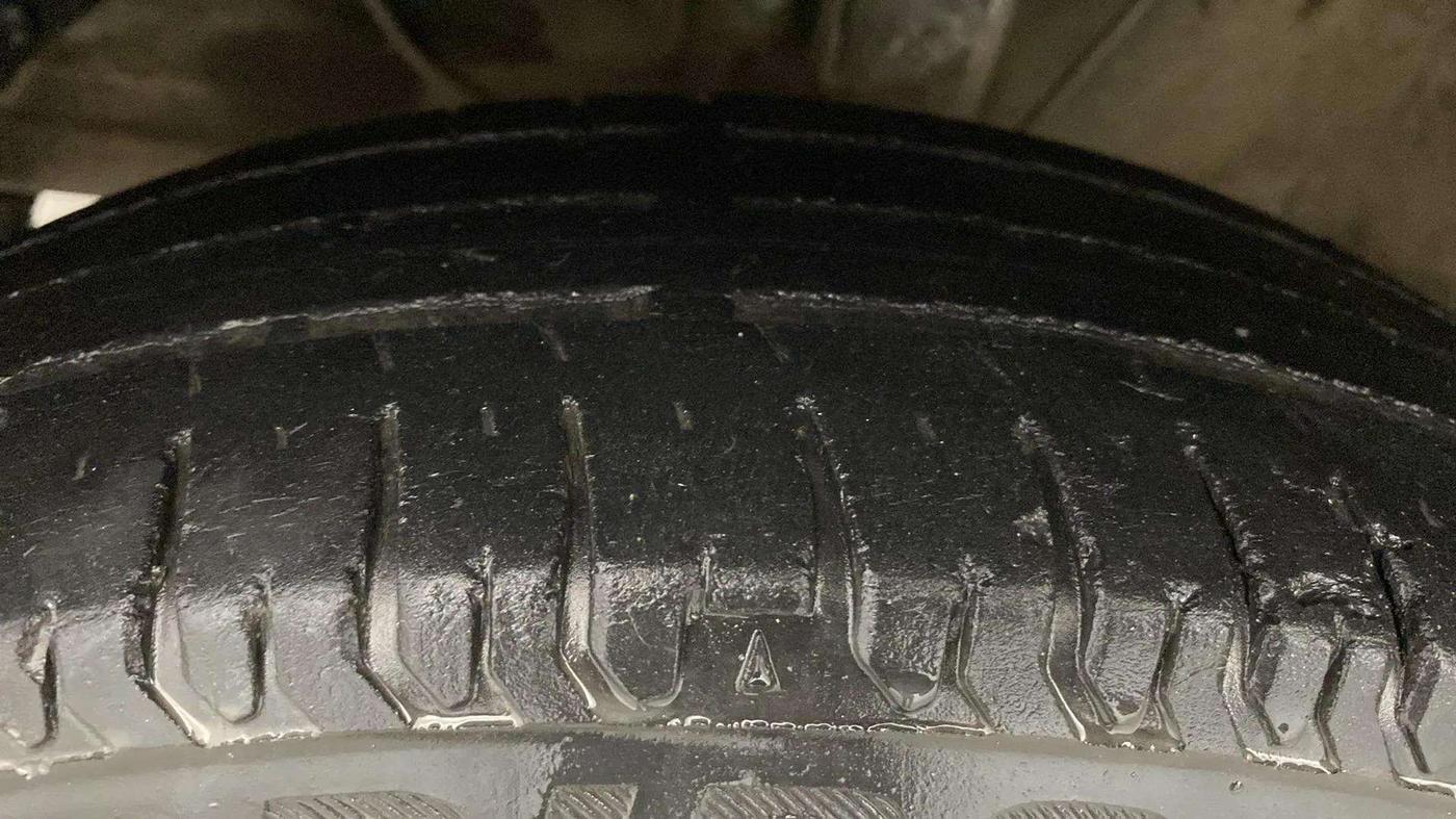 2017 Maruti Dzire VXI, Petrol, Manual, 49,587 km, Left Front Tyre Tread