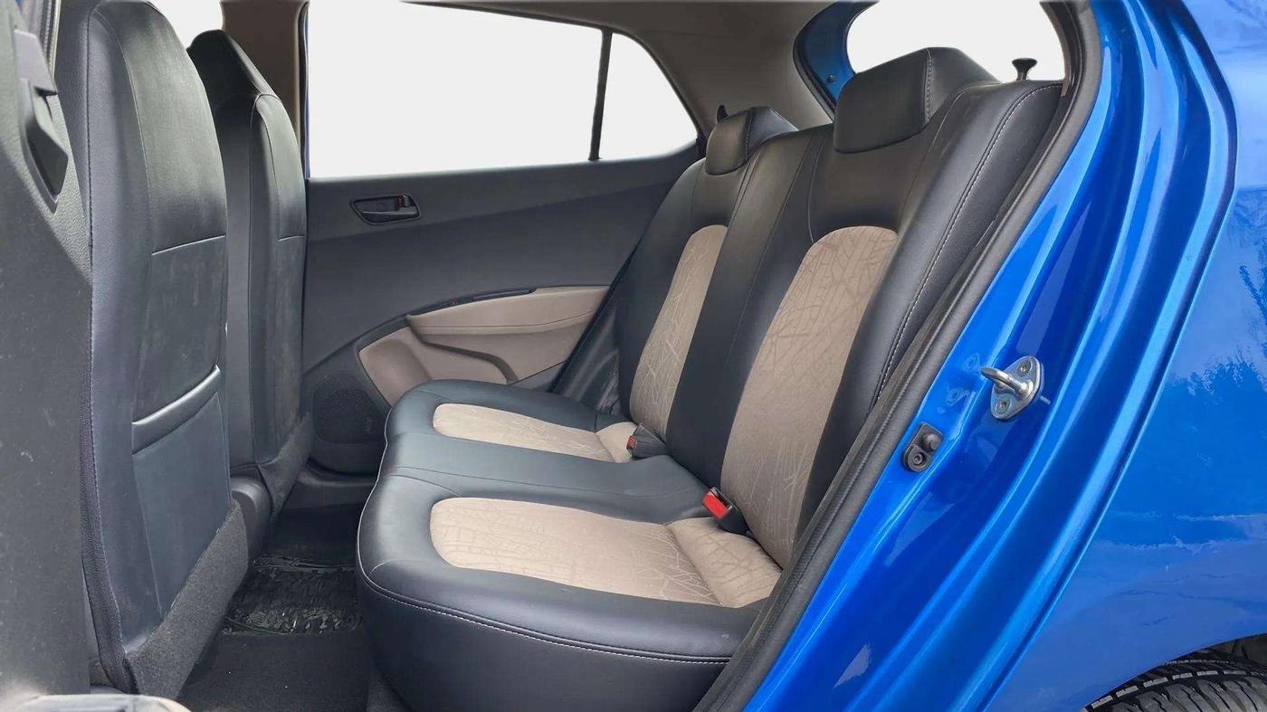 2017 Hyundai Grand i10 MAGNA 1.2 KAPPA VTVT, Petrol, Manual, 14,736 km, Right Side Rear Door Cabin