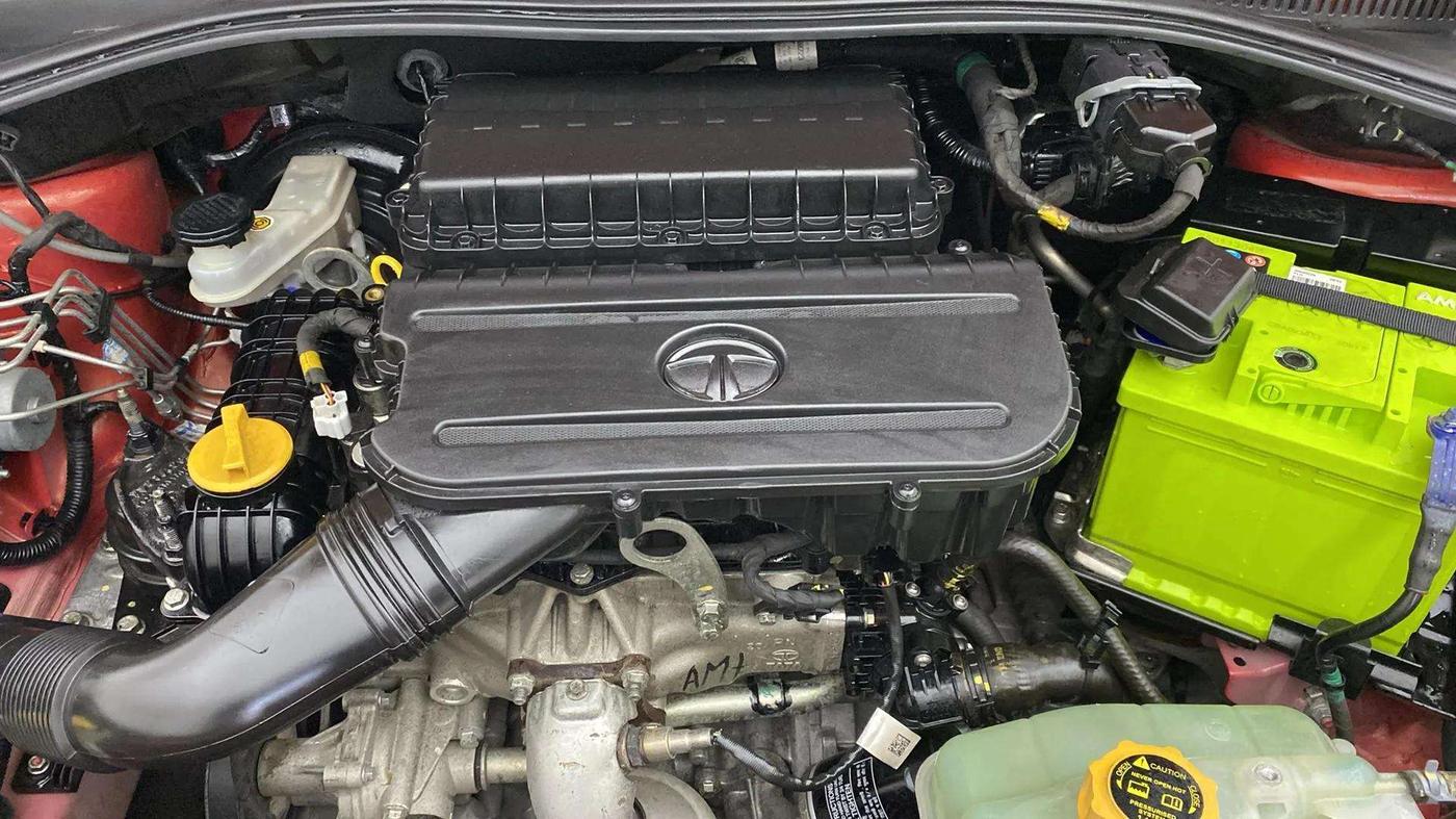 2021 Tata Tiago XZA PLUS PETROL, Petrol, Automatic, 23,290 km, Engine View