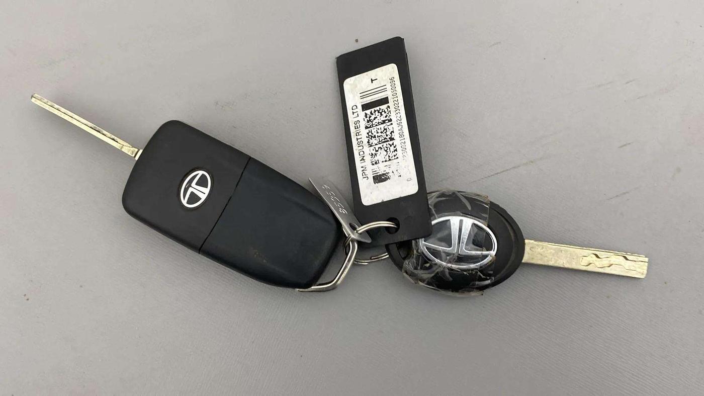 2021 Tata Tiago XZA PLUS PETROL, Petrol, Automatic, 23,290 km, Key Close Up