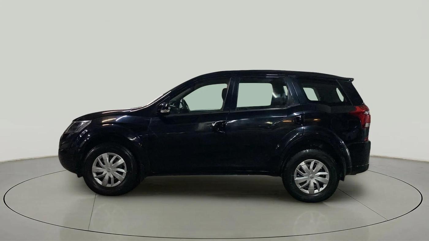 2019 Mahindra XUV500 W5, Diesel, Manual, 1,00,060 km, Left Side