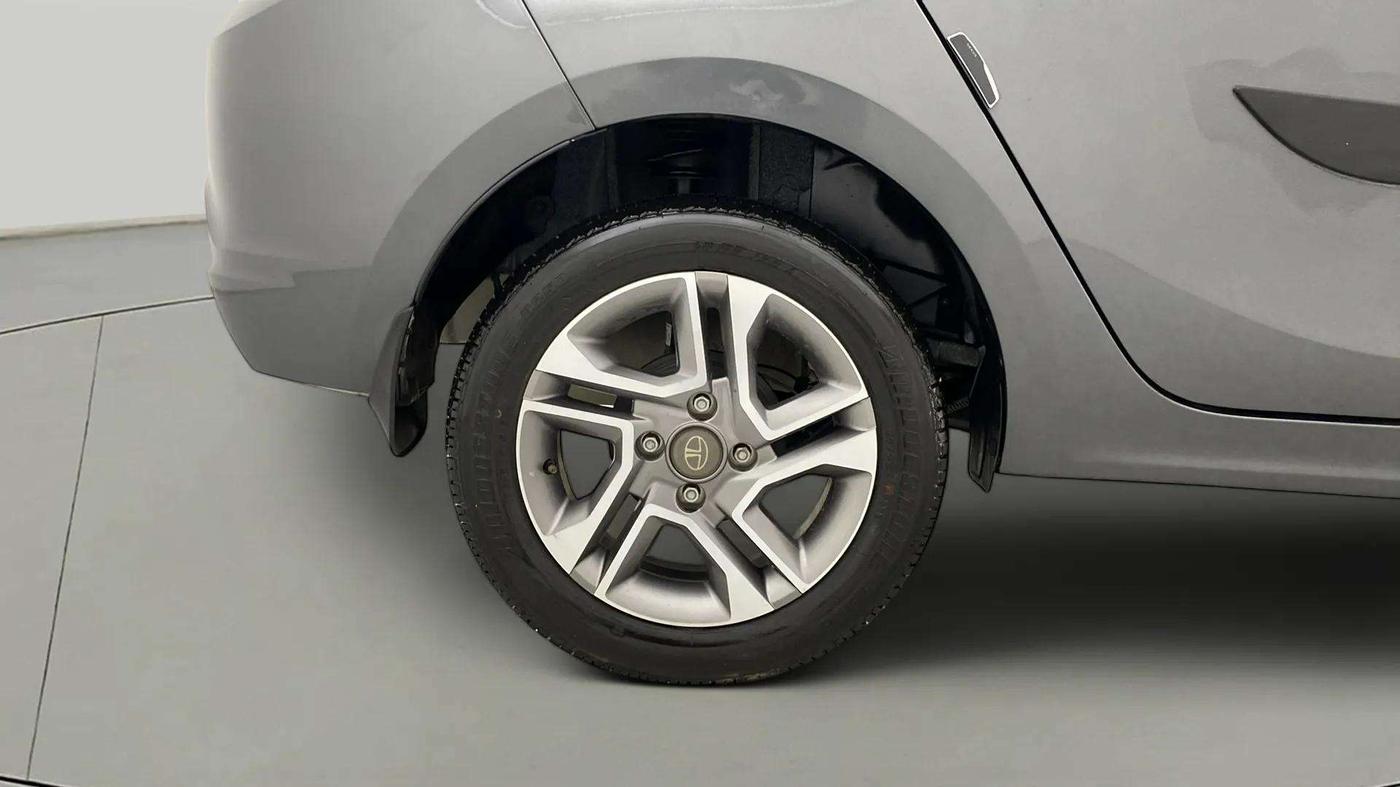 2023 Tata TIGOR XZ PLUS PETROL, Petrol, Manual, 2,254 km, Right Rear Wheel