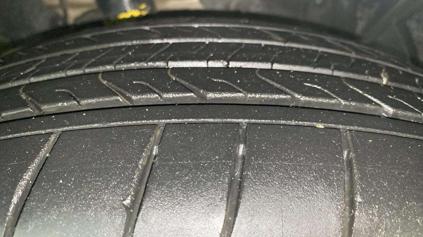 2014 Ford Ecosport TITANIUM 1.5L DIESEL, Diesel, Manual, 87,127 km, Right Front Tyre Tread