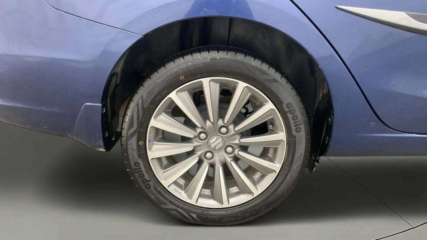2018 Maruti Ciaz ALPHA 1.5 SHVS PETROL, Petrol, Manual, 30,345 km, Right Rear Wheel