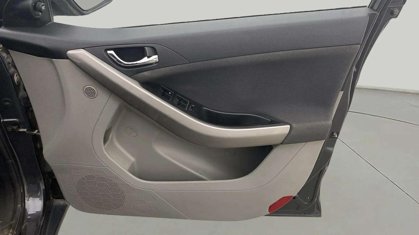 2018 Tata NEXON XZ PLUS PETROL, Petrol, Manual, 62,508 km, Driver Side Door Panels Control