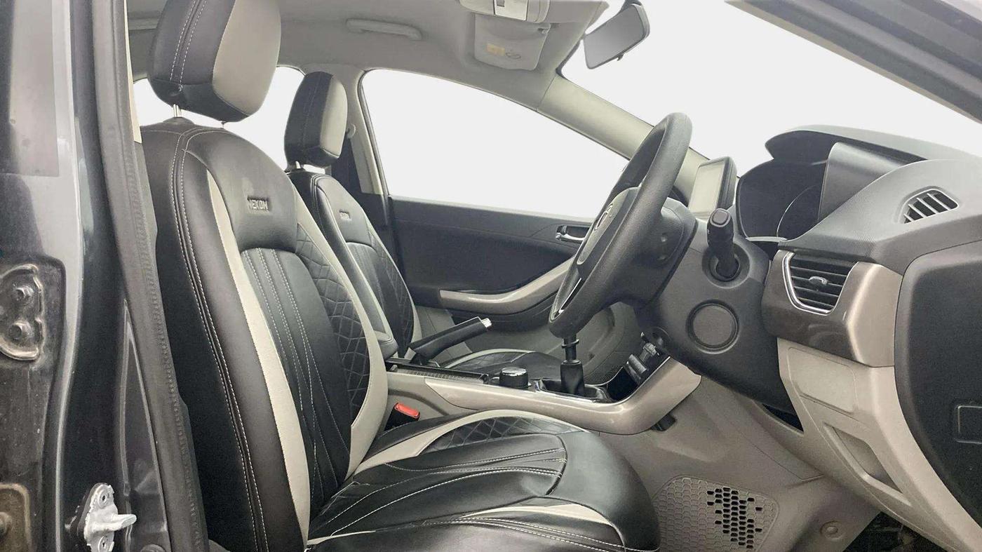 2018 Tata NEXON XZ PLUS PETROL, Petrol, Manual, 62,508 km, Right Side Front Door Cabin