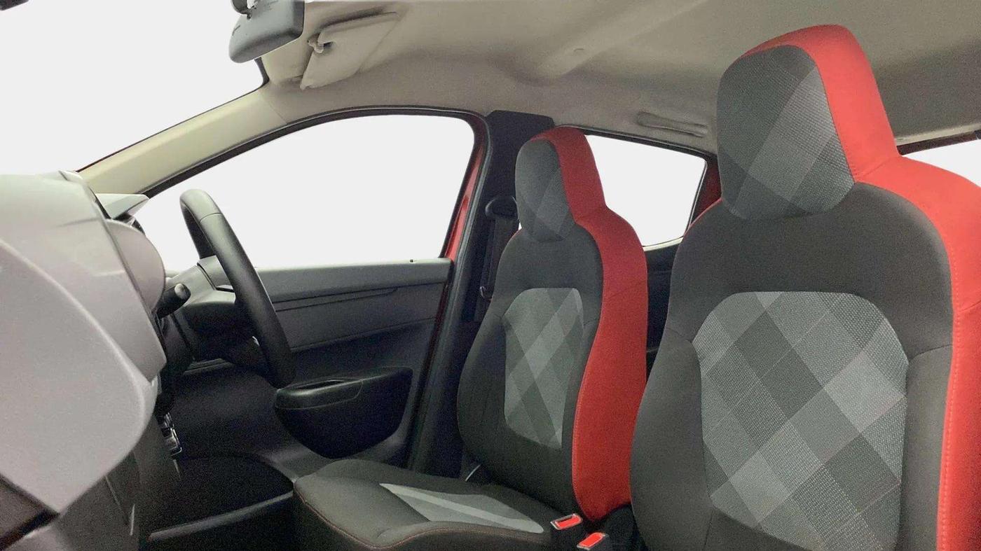 2021 Renault Kwid RXT 1.0 AMT (O), Petrol, Automatic, 90,720 km, Right Side Front Door Cabin