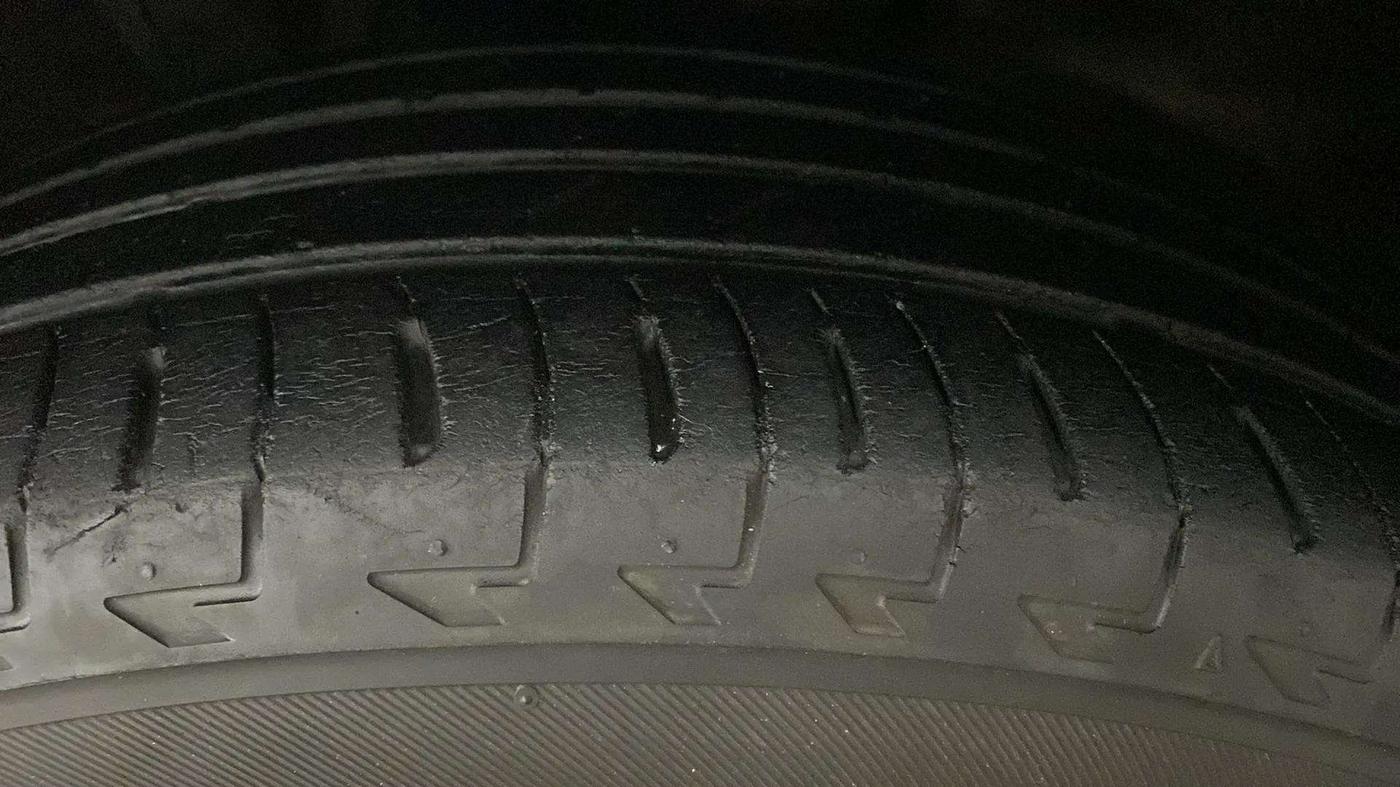 2017 Honda WR-V 1.2L I-VTEC VX MT, Petrol, Manual, 27,002 km, Right Front Tyre Tread