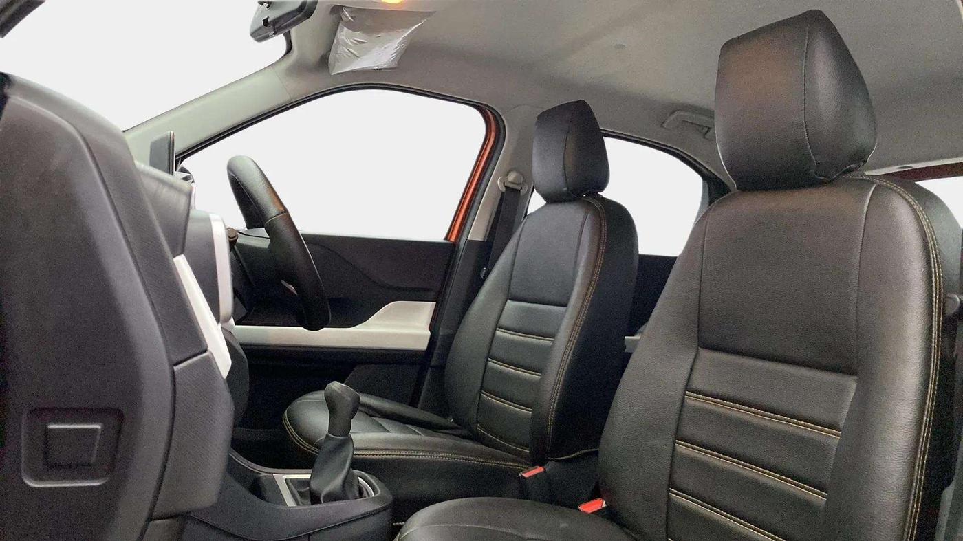 2022 Tata PUNCH ACCOMPLISHED MT, Petrol, Manual, 21,268 km, Right Side Front Door Cabin