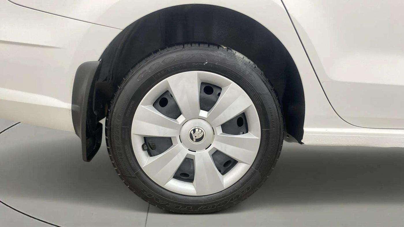2020 Skoda Rapid ACTIVE 1.0 TSI, Petrol, Manual, 38,256 km, Right Rear Wheel