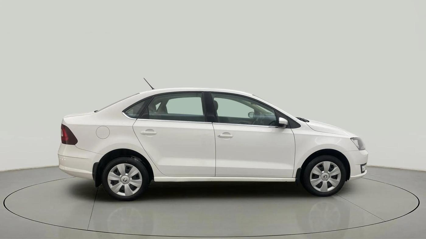2020 Skoda Rapid ACTIVE 1.0 TSI, Petrol, Manual, 38,256 km, Right Side View