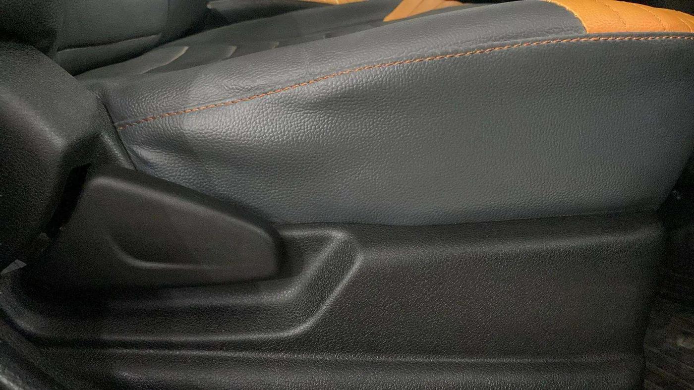 2022 Renault Kwid CLIMBER 1.0 AMT (O) DUAL TONE, Petrol, Automatic, 10,864 km, Driver Side Adjustment Panel