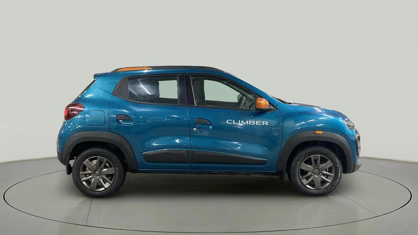 2022 Renault Kwid CLIMBER 1.0 AMT (O) DUAL TONE, Petrol, Automatic, 10,864 km, Right Side View