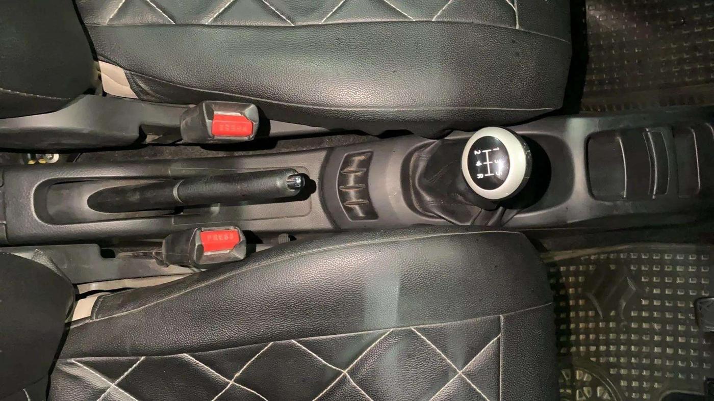 2017 Maruti Wagon R 1.0 VXI, Petrol, Manual, 16,558 km, Gear Lever