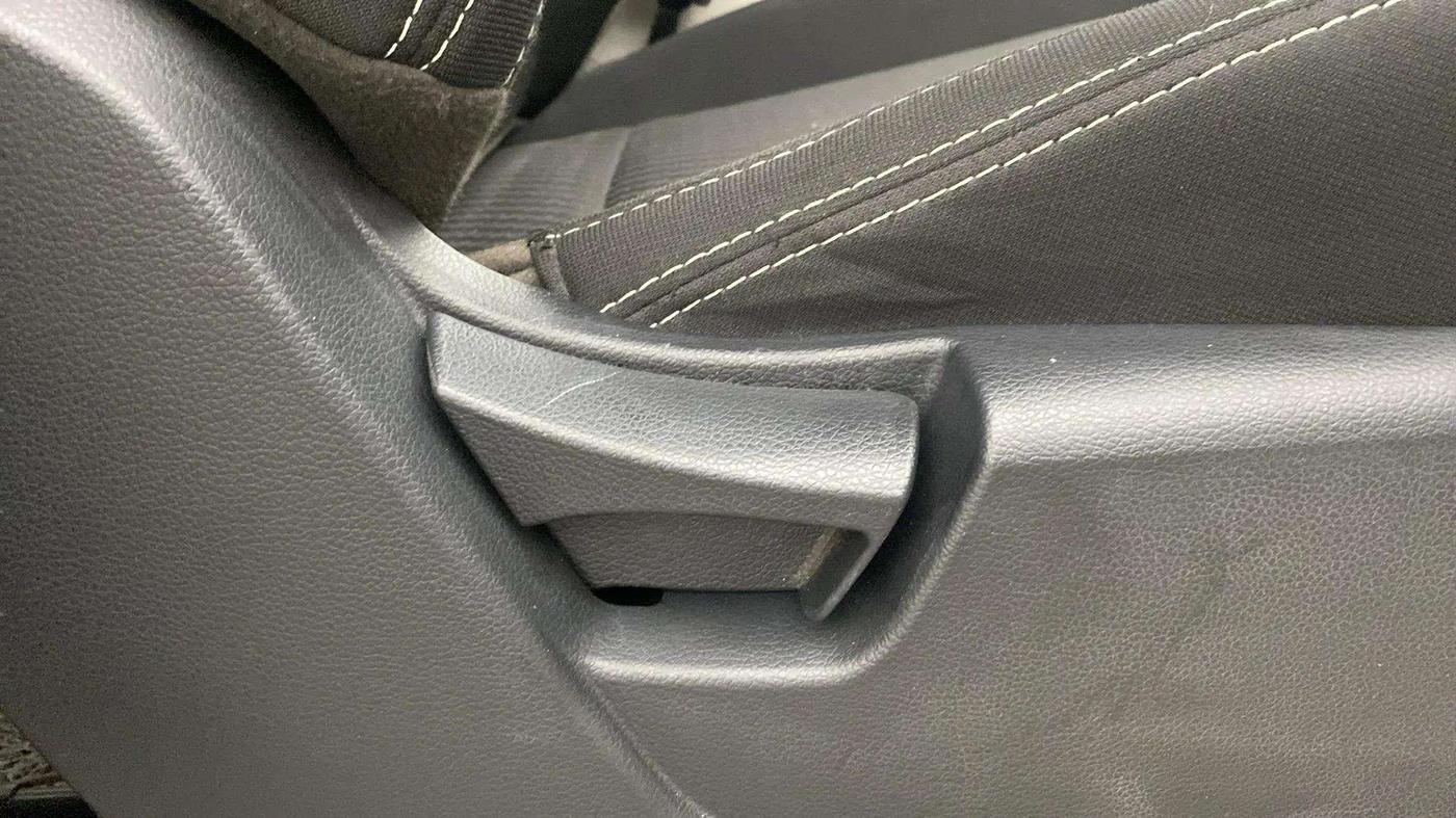 2021 Mahindra XUV300 W4 1.2 PETROL, Petrol, Manual, 17,830 km, Driver Side Adjustment Panel